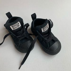 Hi Top all black Converse Toddler sz 5
